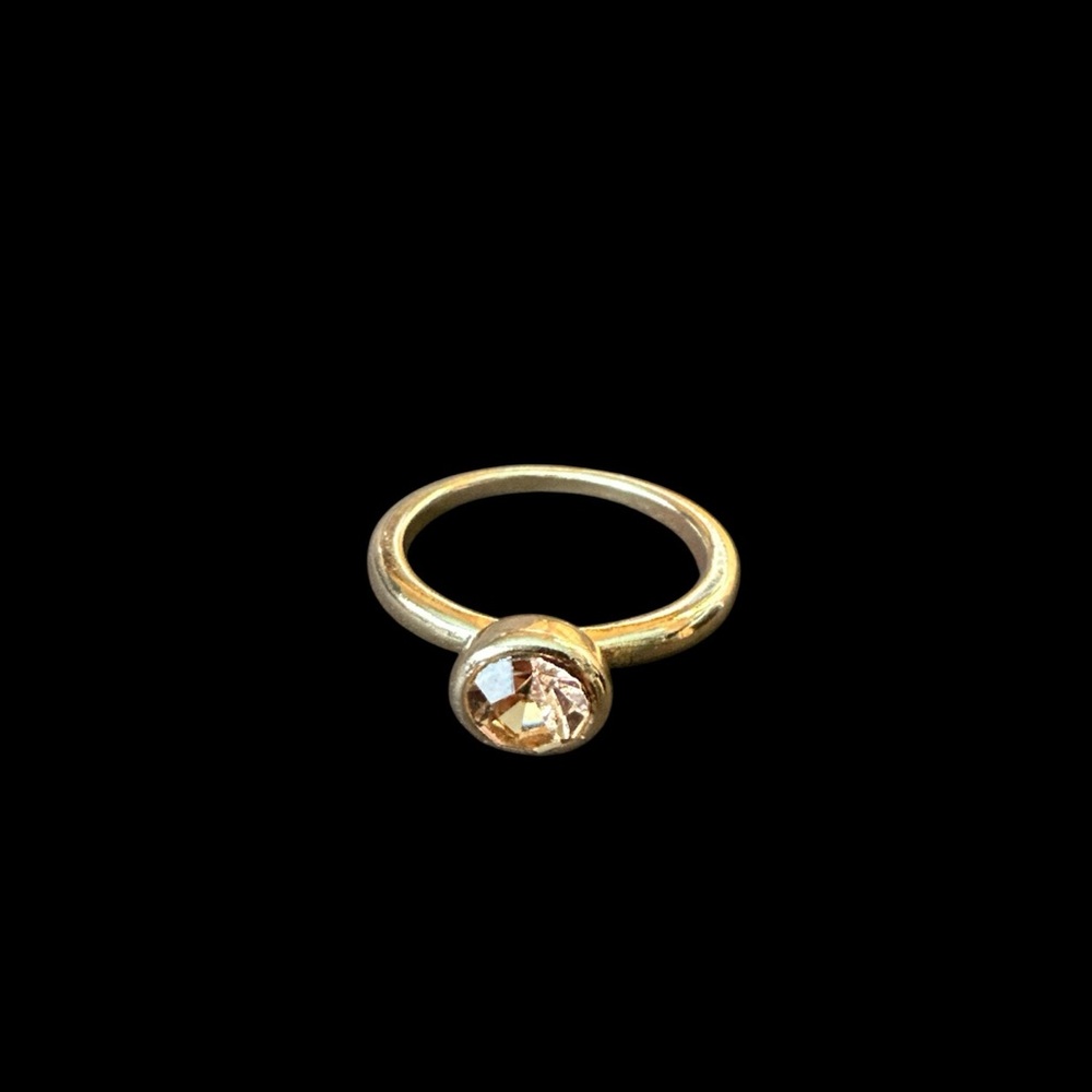 🆕 Rose Gold Ring with Champagne Crystal Accent!!!  Size 7   Brand New!!!